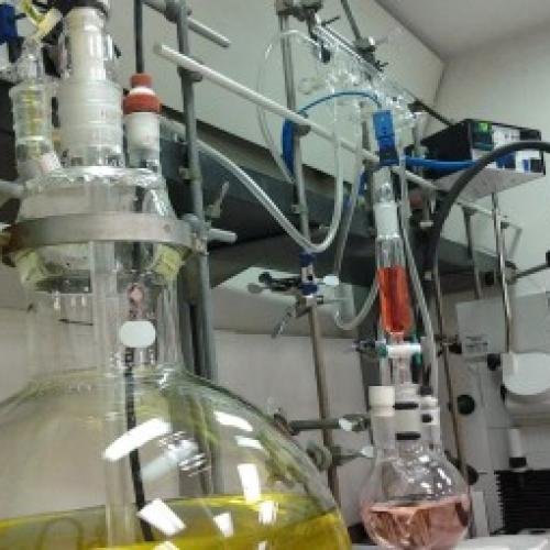 How is Dichloromethylsilane (CAS 75-54-7) Produced? Industrial Routes and Laboratory Methods
